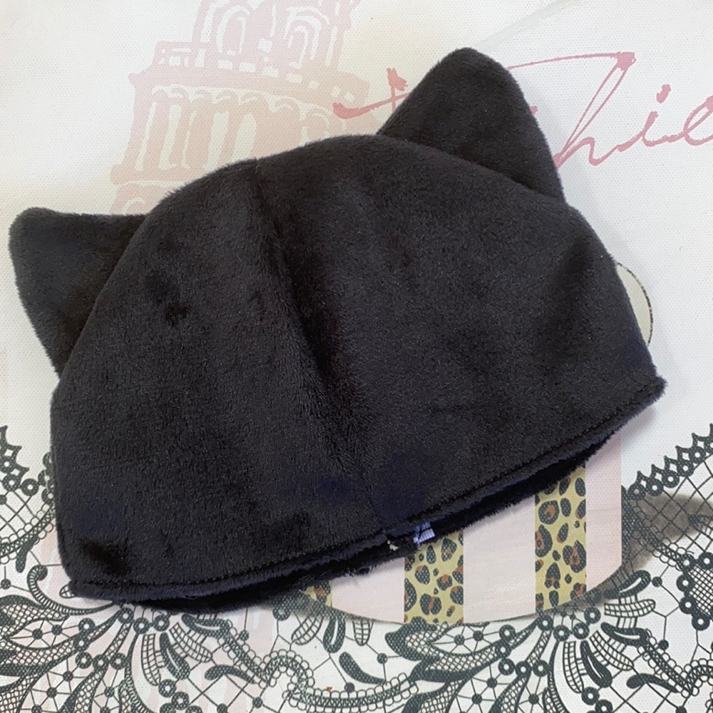 Cat Hat & Toy bundle 😸 - Picture 3 of 5